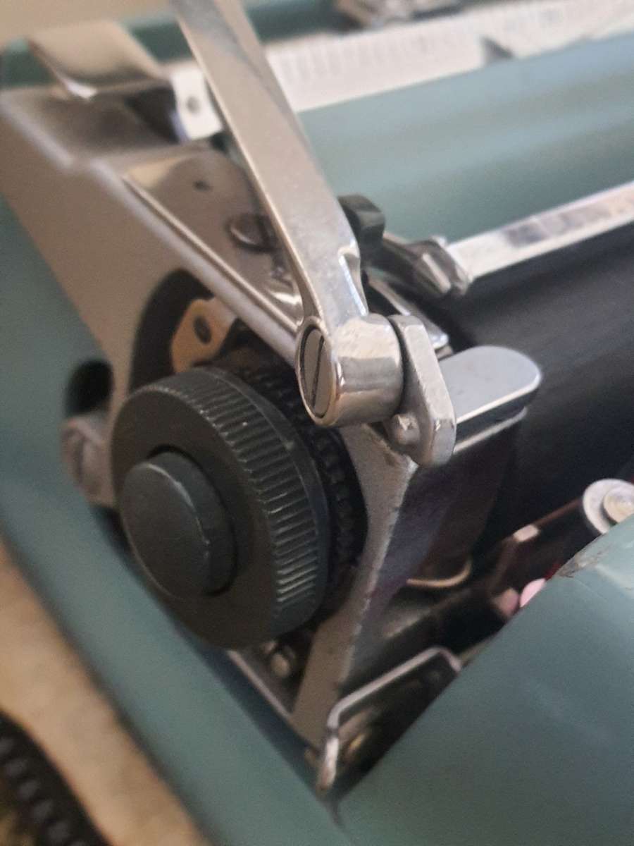 #19 - BABY BLUE TYPEWRITER - BEST CONDITION I HAVE EVER SEEN TYPEWRITER IN CASE ALL WORKING ORDER