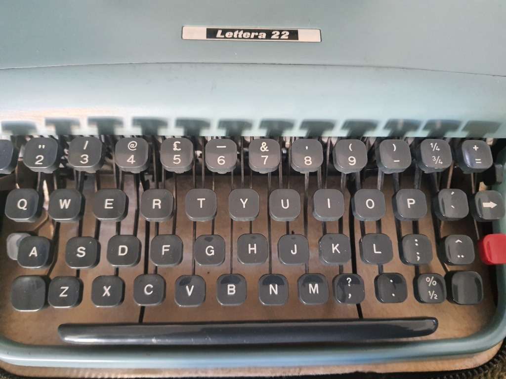 #19 - BABY BLUE TYPEWRITER - BEST CONDITION I HAVE EVER SEEN TYPEWRITER IN CASE ALL WORKING ORDER