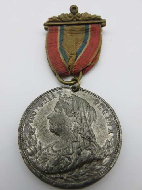 Victoria Boer War Peace Medal With Ribbon - Presented by the corporation of City of Cape Town