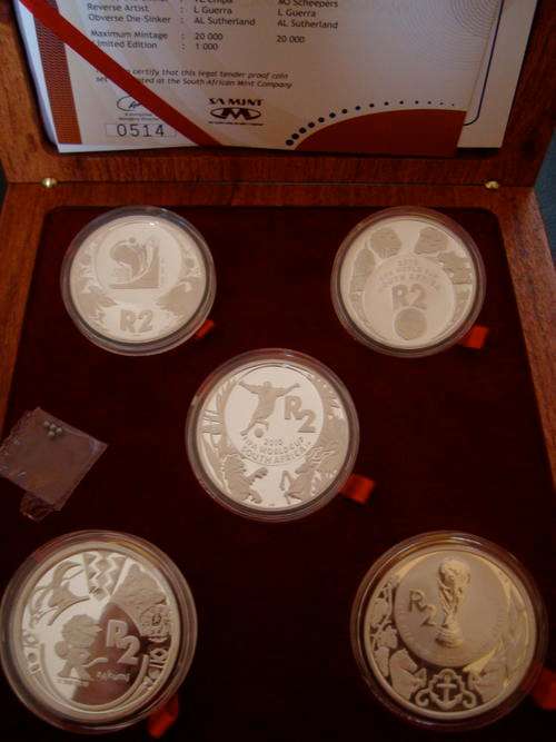 2006 - 2010 Fifa R2 Silver Crown Prestige Set ### Maximum Mintage: 1000 ### R1 Start