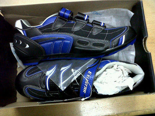 EXUSTAR Cycling shoes (road) BRAND NEW IN BOX SIZE 7