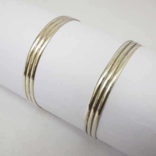 Pair of Sterling Silver bangles - Weighs : 24.9 grams