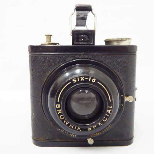 Kodak Brownie Special Six-16 all metal camera (1938 - 1942) - Not tested