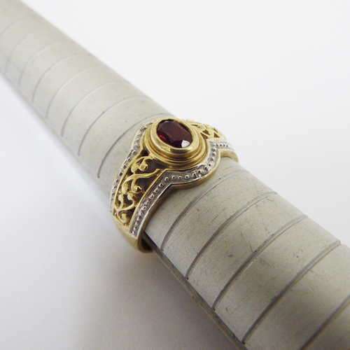 9kt Yellow and white gold  ring garnet - Size : P 1/2 - Weighs : 3.9 g