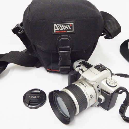 Minolta Dynax 5 camera with Minolta AF Zoom 0.4 m / 1.3 ft Macro lens in bag - Not tested