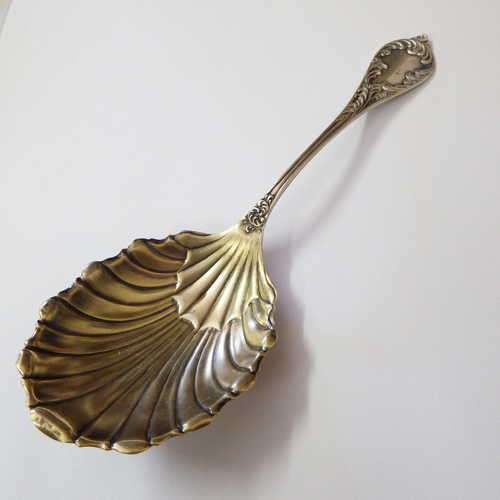 Antique American Towle silversmiths sterling silver clam shaped spoon weighs - 27.5g