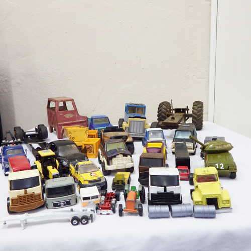 Large lot of toy cars - some damaged for spares @ crazy R1 start