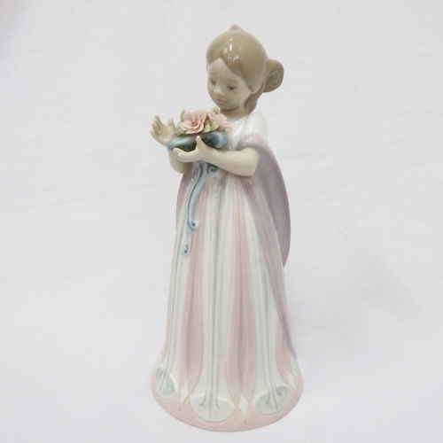 LLADRO porcelain figurine - Bundle of blowwoms #8151 - Year : 2005 - No box