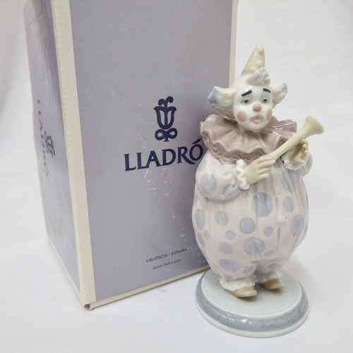 LLADRO porcelain figurine - The show begins #6938 - Year : 2003 -  Neck repaired
