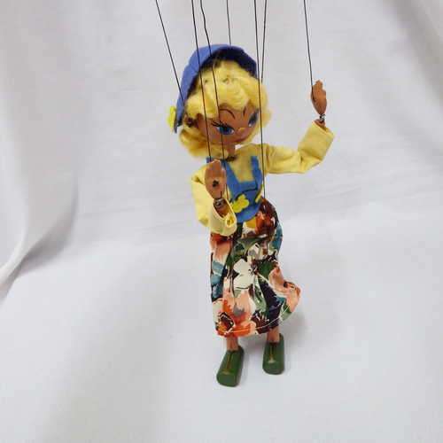 Pelham Puppets Swiss girl marionette - no box - String: 29 cm, Doll: 32.5 cm approximately
