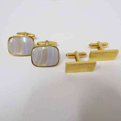 2 Pairs of vintage cufflinks