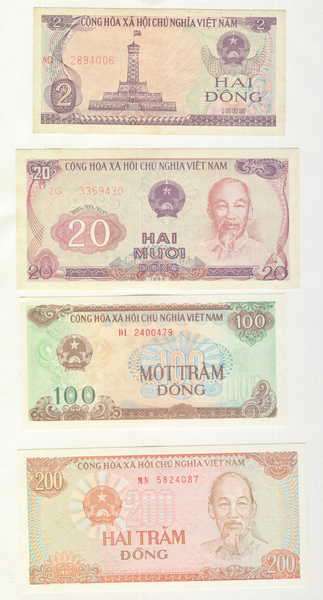Lot of 7 Vietnam banknotes - most of them uncirculated