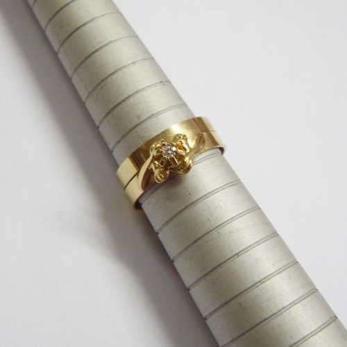 9 ct gold wedding set with diamond - Weighs: 2.6 g - Size: M 1/2