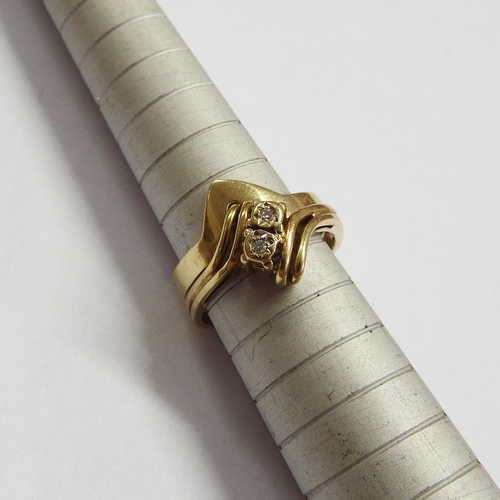 9 kt gold wedding set with diamond - Weighs: 3.3 g - Size: J