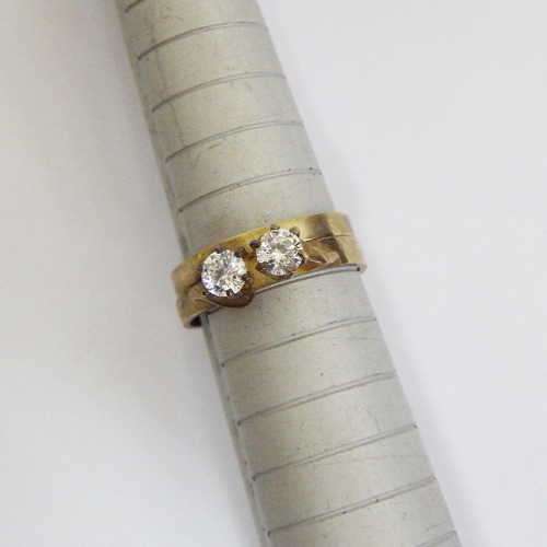 9 ct gold wedding set - Weighs: 2.9 g - Size: M