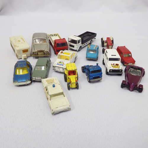 Lot of 15 assorted toy cars, trucks and caravan @ crazy R1 start