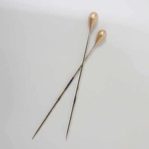 Lot of 2 vintage hat pins