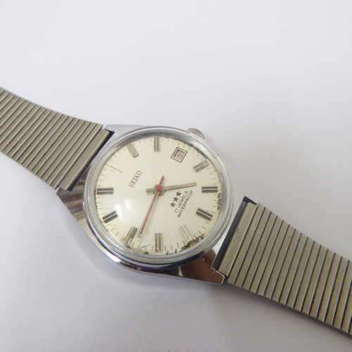 Seiko manual wind mens watch - glass cracked - runs and stops