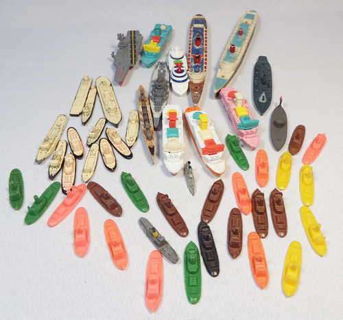 Lot of 51 small toy boats and ships