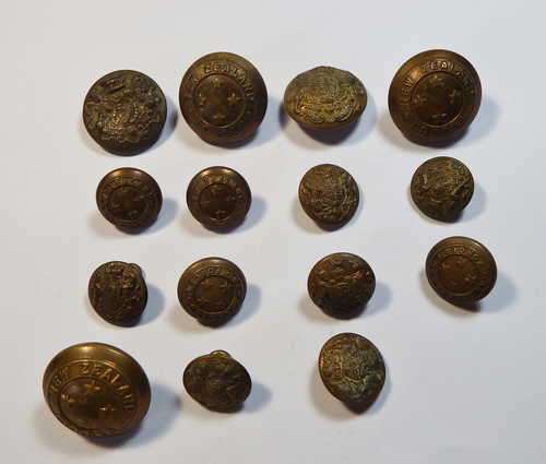 Lot of 15 New Zealand Force and British Buttons