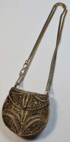 Vintage silver filigree purse on chain - Weighs 38,7 grams