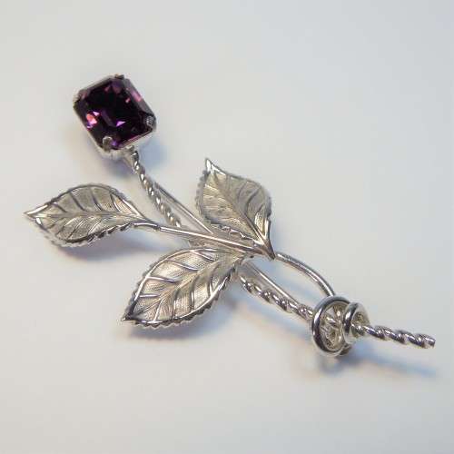 Van Dell sterling silver brooch with purple glass stone - Weighs: 5.2g