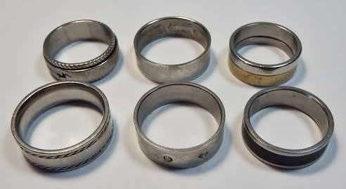 Lot of 6 mens rings - Mostly stainless steel - Different sizes