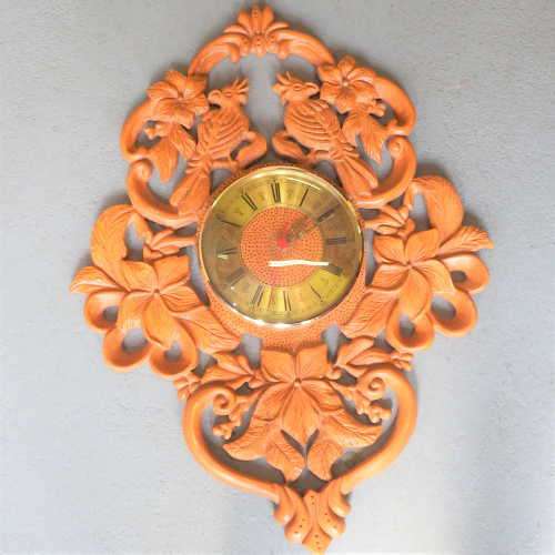 Beautiful wooden carved wall clock - Working - Needs battery