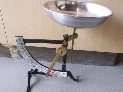 Vintage Concav 1000 grams pendulum scale