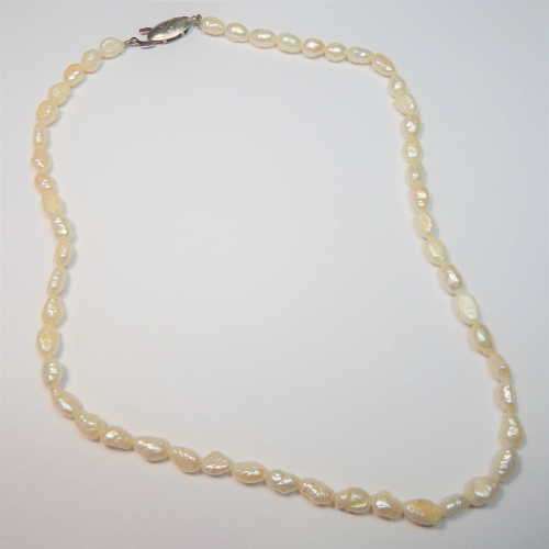 Freshwater free form pearls necklace with silver clasp