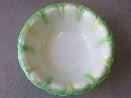 Vintagae Wood and Sons porcelain wash basin - 42cm