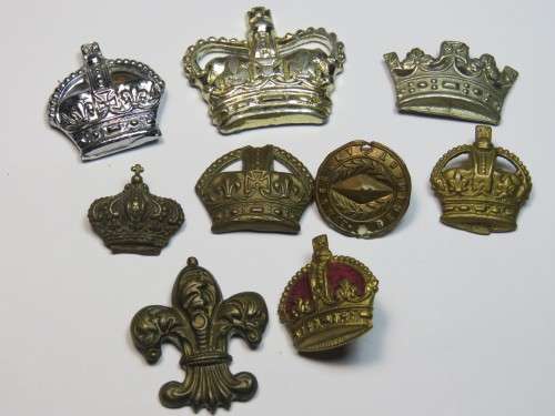 Lot of 10 military badges - Mostly crowns