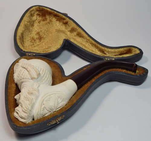 Beautiful Sultan's head Meerschaum pipe in case