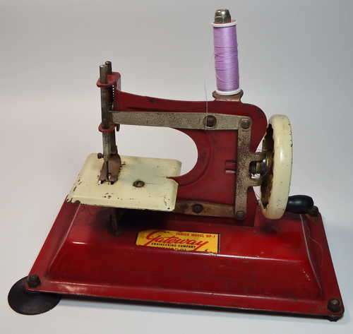 Vintage Gateway Junior model NP-1 toy sewing machine