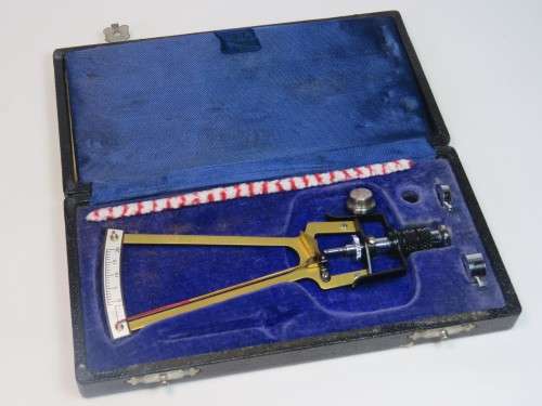 Vintage medical Tonometer (Prof Schloetz) to test pressure inside eye (box missing one clip)