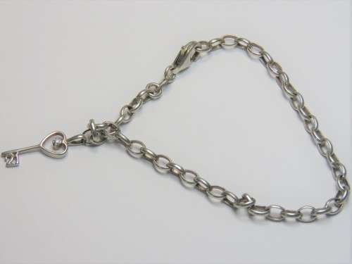 Sterling silver charm bracelet with 21st key charm - Weighs 4.8g