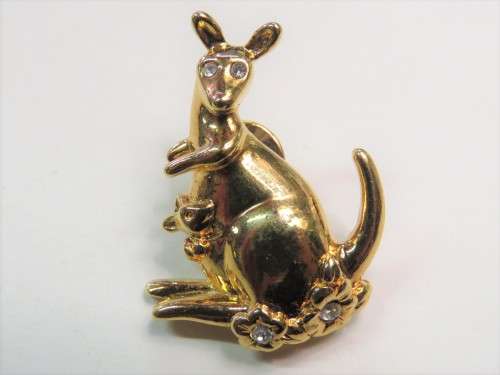 Vintage Kangaroo brooch with pin