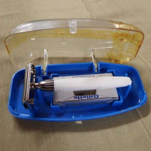 Vintage Gillette slim twist safety razor in case