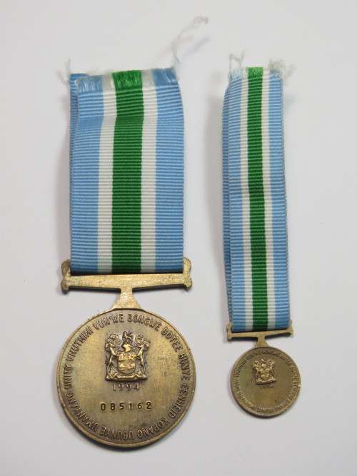 SADF Unitas medal and miniature - Number 085162