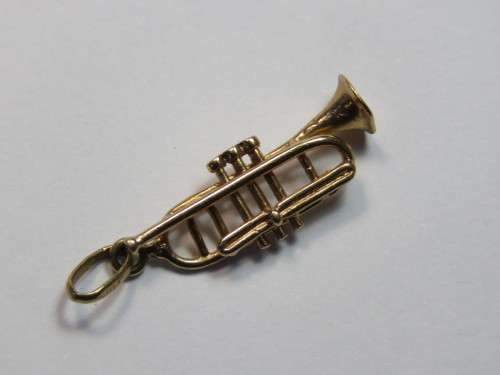 Vintage 9kt gold trumpet charm - 1.3 grams