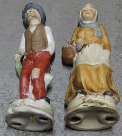 Pair of grandma and grandpa (Head repaired) figurines