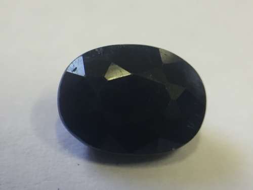 Natural Sapphire of 1.77carat - Dark blue oval - With gem lab certificate