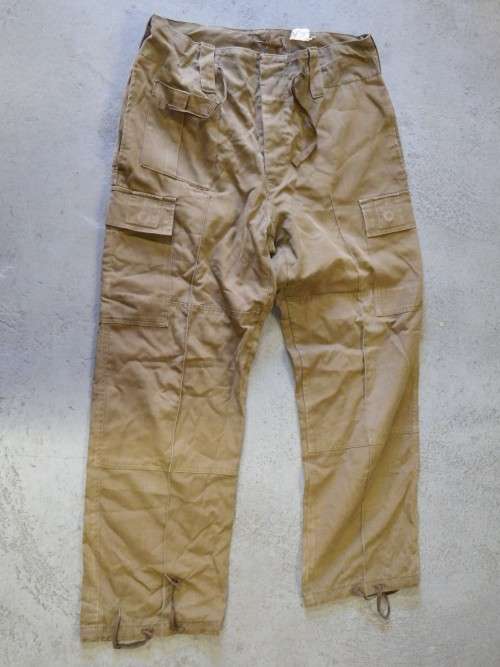 SADF border war nutria combat trousers - Size 34 - Minor damage between legs