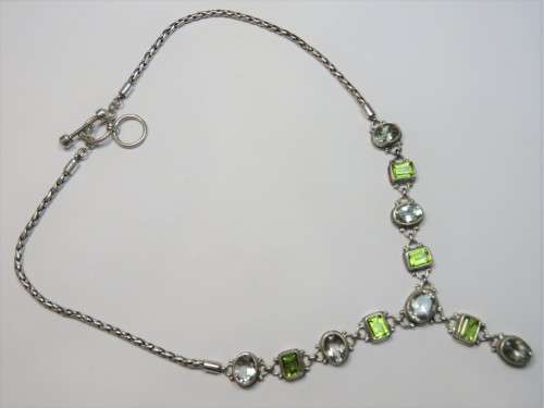 Vintage sterling silver choker necklace with green and clear stones - Total weight 29.6g