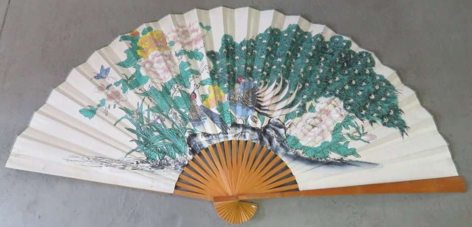 Large vintage Japanese peacock design fan - 90 x 164 cm