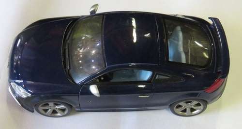 Burago Audi TT RS model car - Scale 1/18 - Some damage