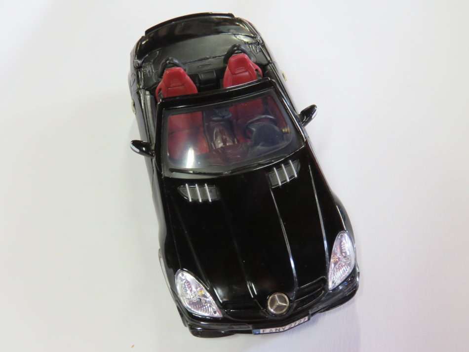 MotorMax 2005 Mercedes Benz SLK55 AMG model car - Boot hinges repaired  - Scale 1/18