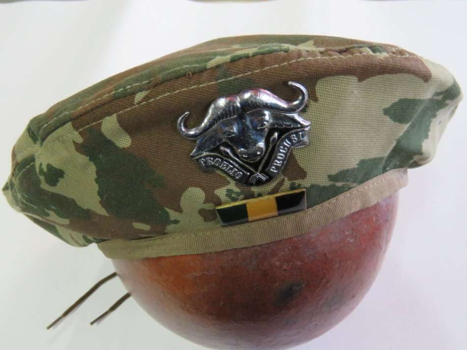 SADF 32 Battalion camo beret with badge and infantry balkie - Size: 55