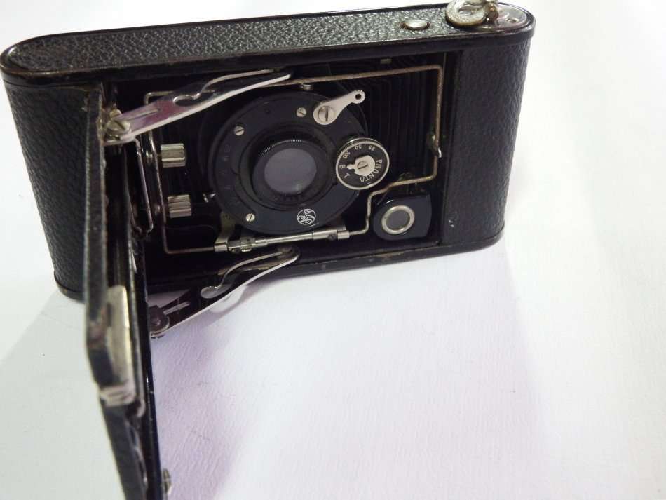1920's C-Friedrich-Munchen pocket fold out camera