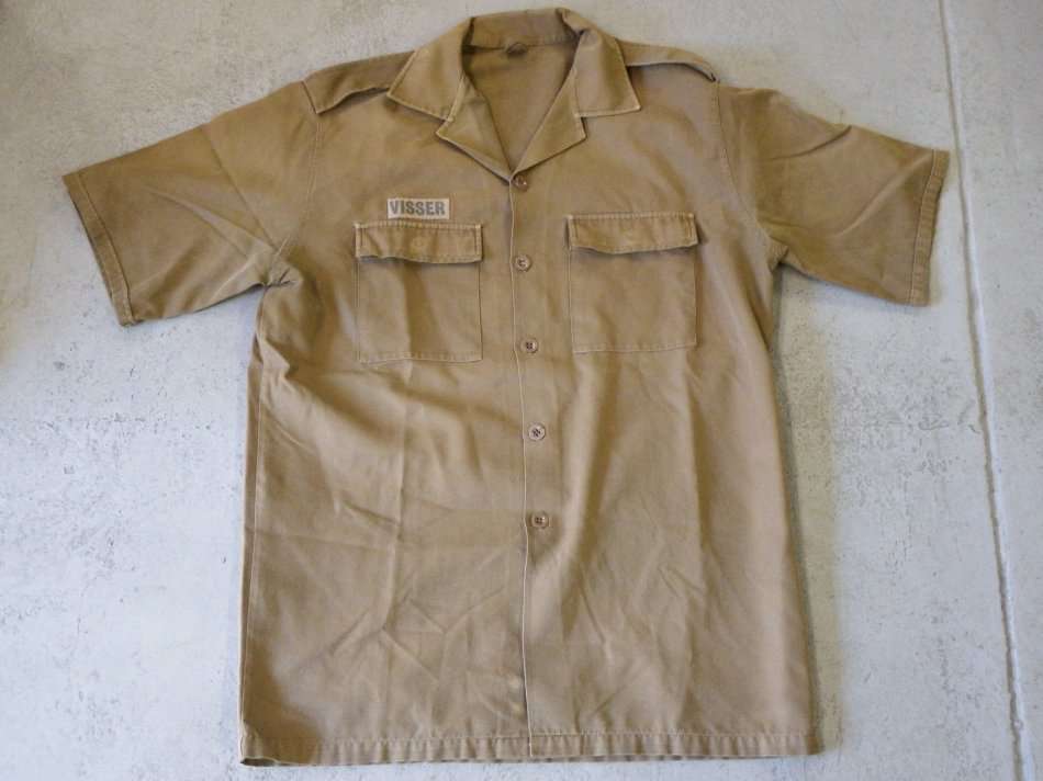 SADF Nutria short sleeve shirt with Visser name tag -Armpit to armpit: 59cm, Total back length: 81cm